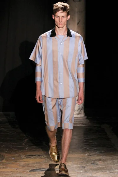 Look 8
